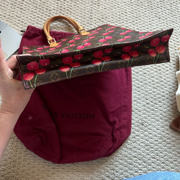 Louis Vuitton Murakami Cerises (Cherries) Sac Plat - Picture 4 of 7